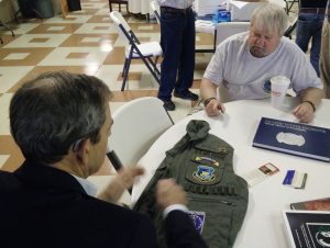 Col Ellis Signs For Billy Randall